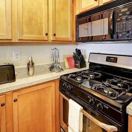 Restaurant Row Townhouse 2 King Bedrooms Луїсвілл Екстер'єр фото