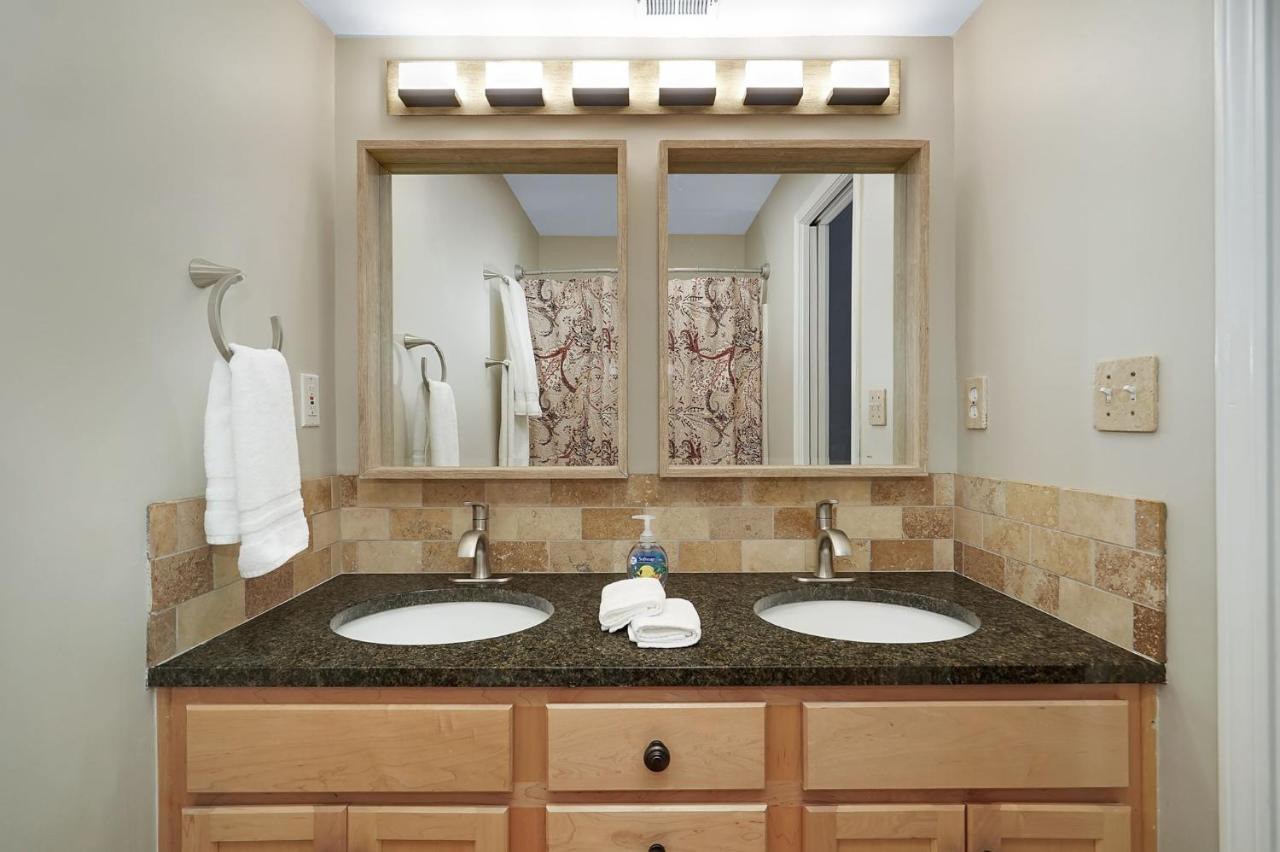 Restaurant Row Townhouse 2 King Bedrooms Луїсвілл Екстер'єр фото
