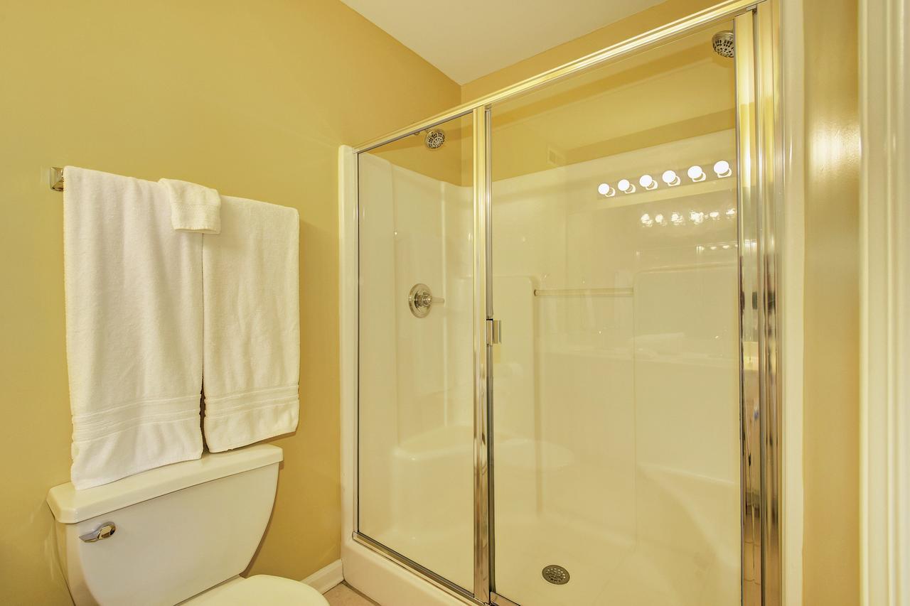 Restaurant Row Townhouse 2 King Bedrooms Луїсвілл Екстер'єр фото